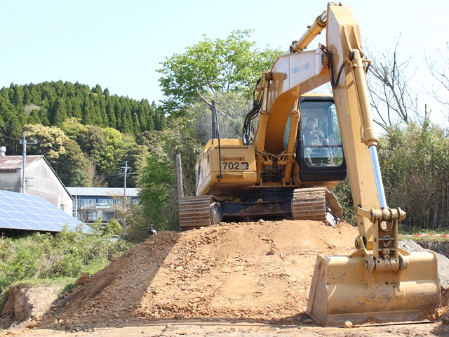 津川工業